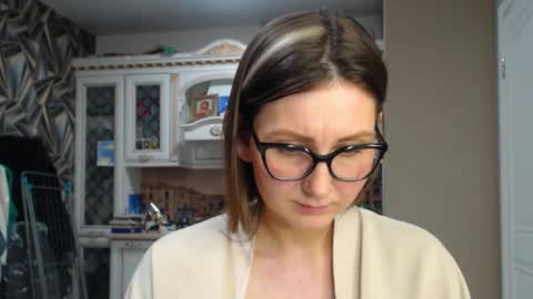 nikkikiss___ online show from February 7, 7:12 am