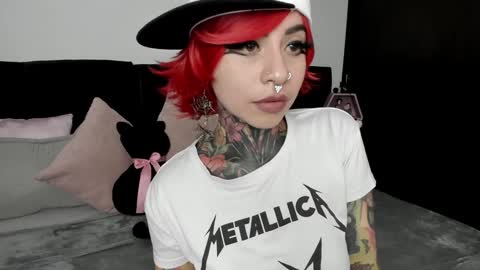 Nikki Ramone   online show from December 20, 9:11 am