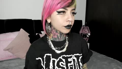Nikki Ramone   online show from December 24, 9:06 am