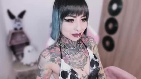Nikki Ramone   online show from May 12, 6:21 am