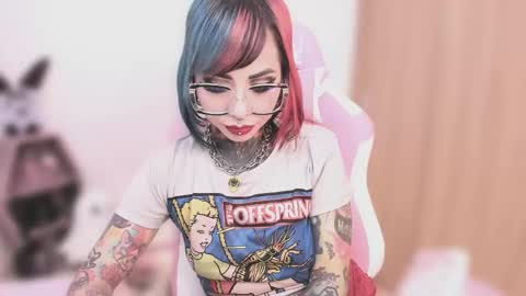 Nikki Ramone   online show from October 20, 10:02 pm