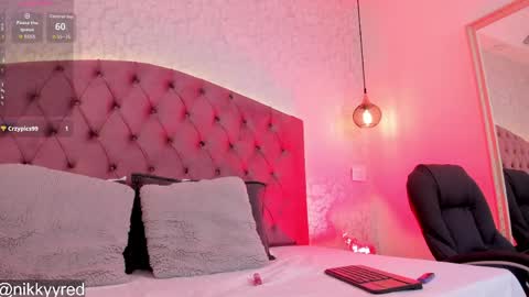 nikky_red__ online show from May 20, 4:42 am