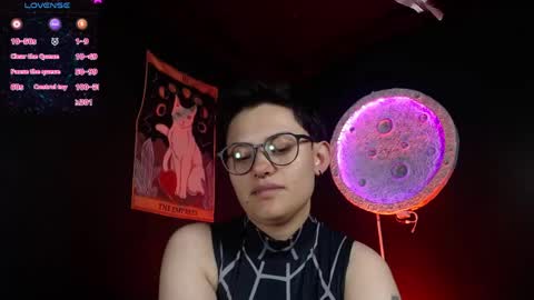 Nikky online show from May 5, 4:43 pm