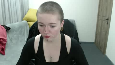 nikkysnow online show from September 30, 8:09 am