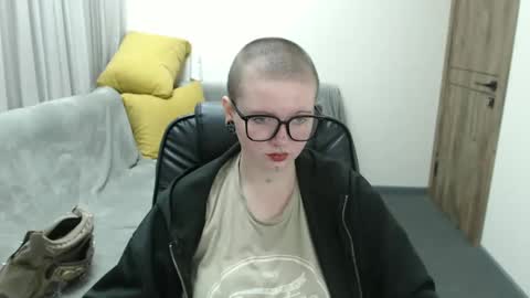 nikkysnow online show from September 22, 8:35 am