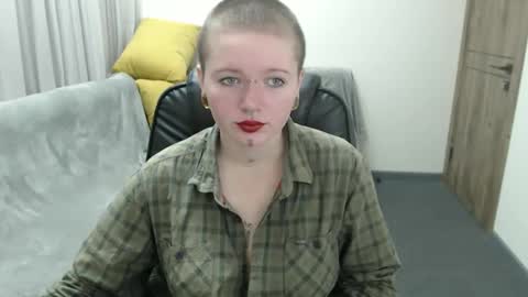 nikkysnow online show from September 26, 8:12 am