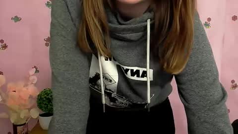 Nikolleta online show from October 18, 8:28 am