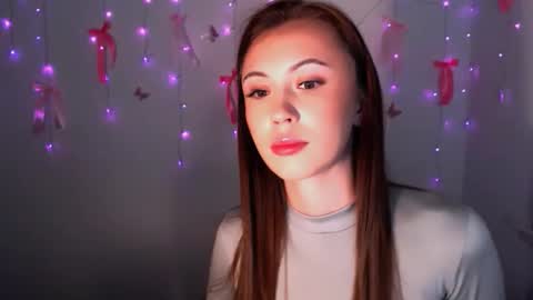 nikonara_ online show from December 18, 2:33 pm