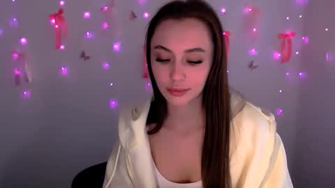 nikonara_ online show from May 9, 2:41 pm