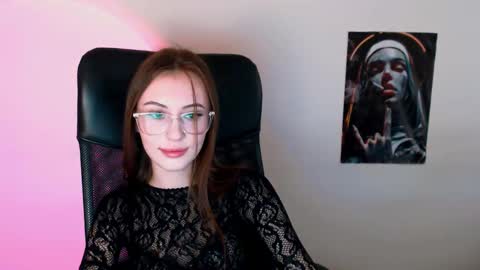Snapshot of nikonara_ chatting on March 10, 2:48 pm nikonara_ online show from March 10, 2:48 pm
