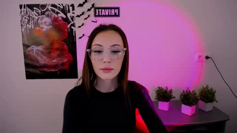 Snapshot of nikonara_ chatting on February 28, 1:25 pm nikonara_ online show from February 28, 1:25 pm