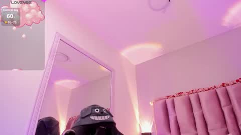 Niky Brooks online show from October 10, 3:28 pm