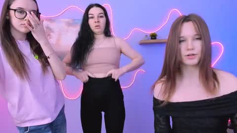 nila_eclipse online show from April 14, 8:58 am