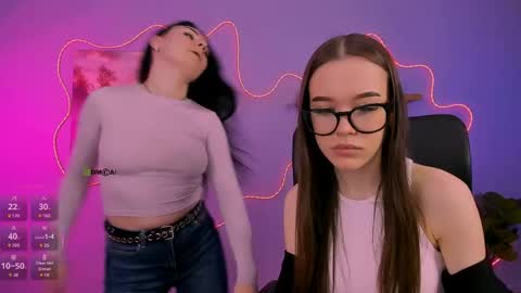 nila_eclipse online show from April 18, 9:01 am