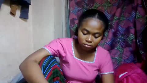 nilah online show from May 25, 6:18 pm