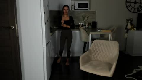 Bella online show from May 11, 6:27 pm