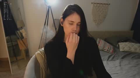 Jennet online show from November 18, 6:09 pm