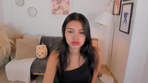 NINA online show from February 19, 6:32 pm