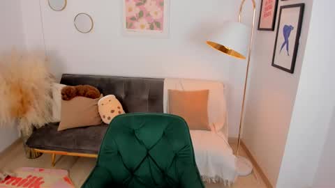 NINA online show from February 11, 1:41 pm