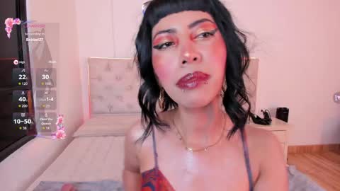 Nina Fox  online show from May 10, 7:05 pm