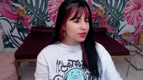 Snapshot of nina_harpper chatting on September 18, 8:07 pm Nina online show from September 18, 8:07 pm