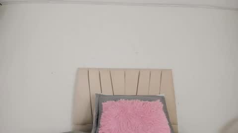 nina_keller_ online show from May 2, 12:25 am
