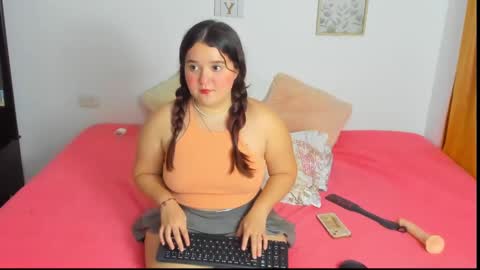 nina_martinez1 online show from February 11, 11:12 pm