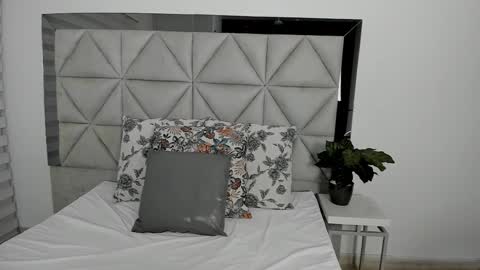  Nina  online show from March 1, 11:04 pm