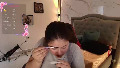  N I N A online show from December 17, 3:27 pm