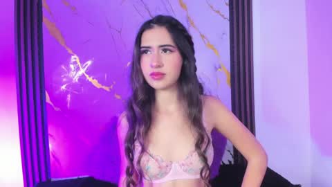 Nina online show from May 6, 6:23 pm