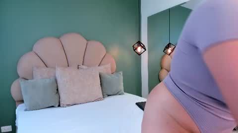 nina rose online show from July 10, 11:32 am