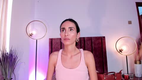 Nina online show from December 5, 6:11 pm