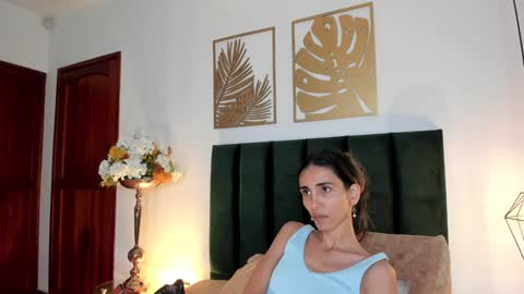 Nina online show from December 4, 6:17 pm