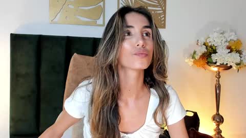 Nina online show from December 10, 6:06 pm