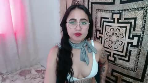 N I N A online show from December 21, 2:04 pm