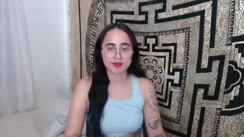 N I N A online show from March 4, 5:24 pm
