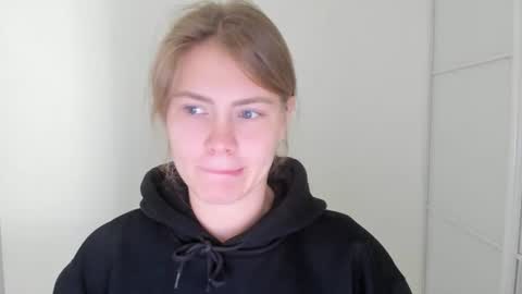 ninarihh online show from October 12, 11:56 am