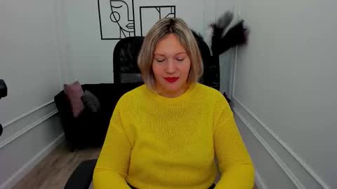 Snapshot of ninastarle chatting on October 2, 5:12 am ninastarle online show from October 2, 5:12 am