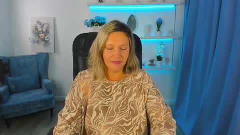 Snapshot of ninastarle chatting on September 10, 5:29 am ninastarle online show from September 10, 5:29 am