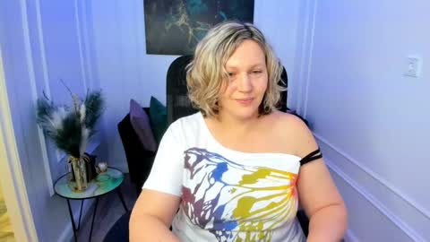 ninastarle online show from May 20, 4:53 am