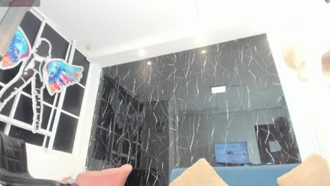 nini_beyker online show from May 18, 1:17 pm