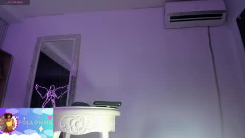 nini_beyker online show from May 22, 2:04 pm