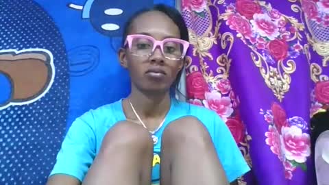ninie246746 online show from May 14, 8:31 am