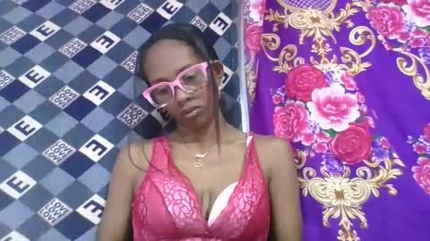 ninie246746 online show from April 11, 7:45 am