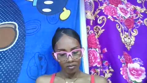 ninie246746 online show from May 15, 8:39 am