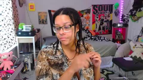 Snapshot of nintendhoe_ chatting on October 1, 1:49 pm kiwi online show from October 1, 1:49 pm