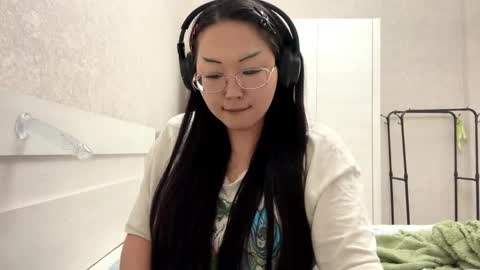 Nira online show from April 3, 9:46 pm