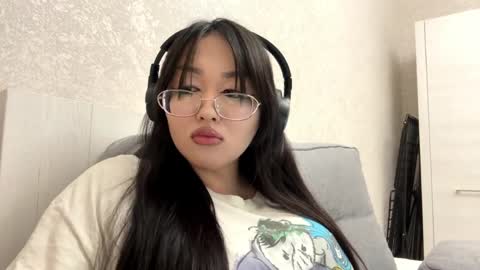 Nira online show from April 7, 10:12 pm