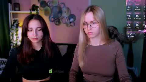 Snapshot of niri_vex chatting on September 15, 7:32 pm niri_vex online show from September 15, 7:32 pm