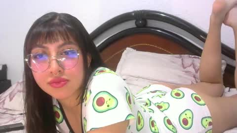 Snapshot of nirit3183 chatting on March 7, 8:00 pm Daph J online show from March 7, 8:00 pm